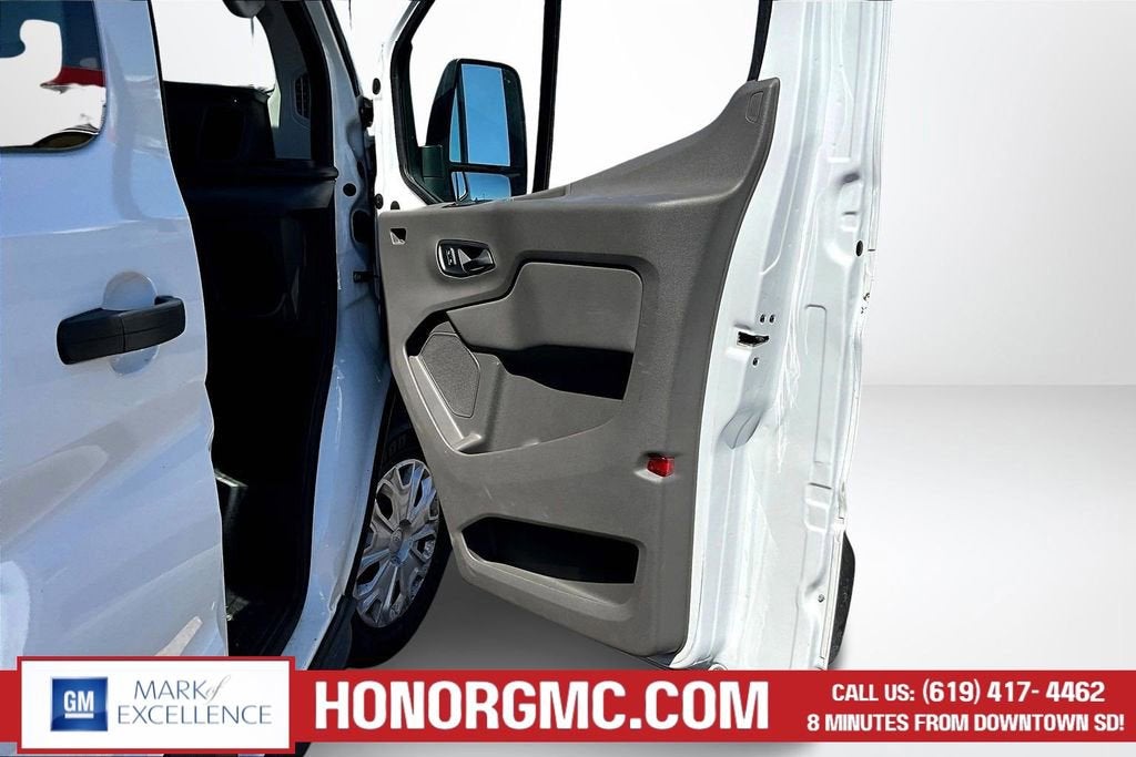 2024 Ford Transit Passenger Wagon XL