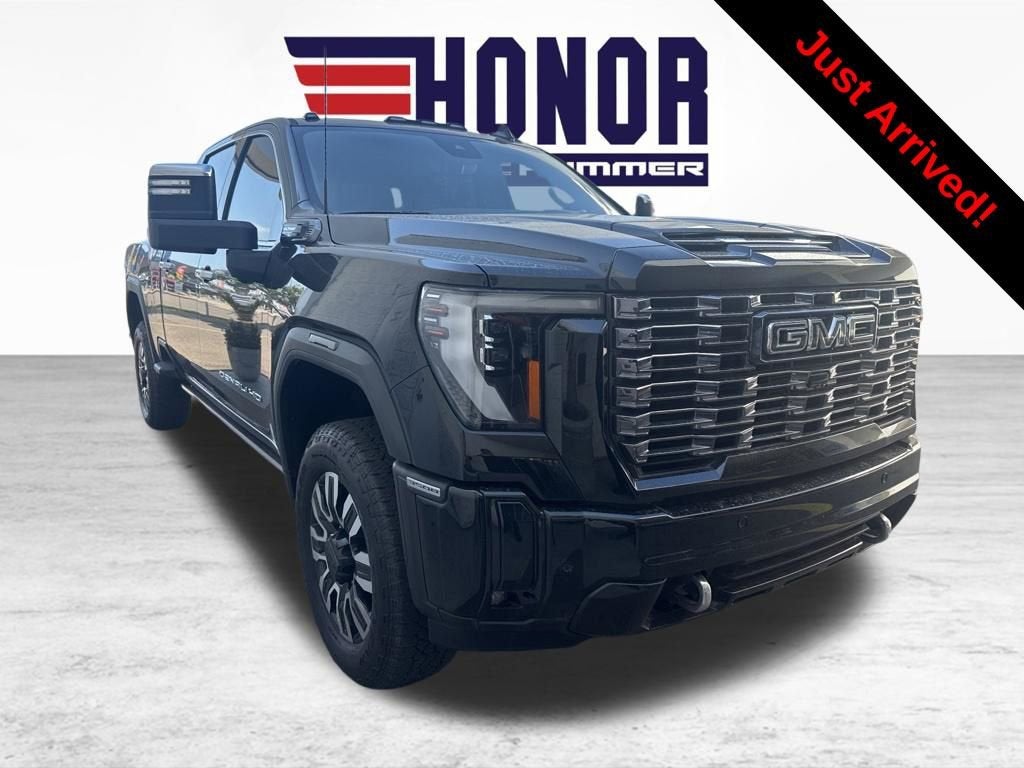 2025 GMC Sierra Denali Ultimate 4WD Crew Cab Long Box SR's photo