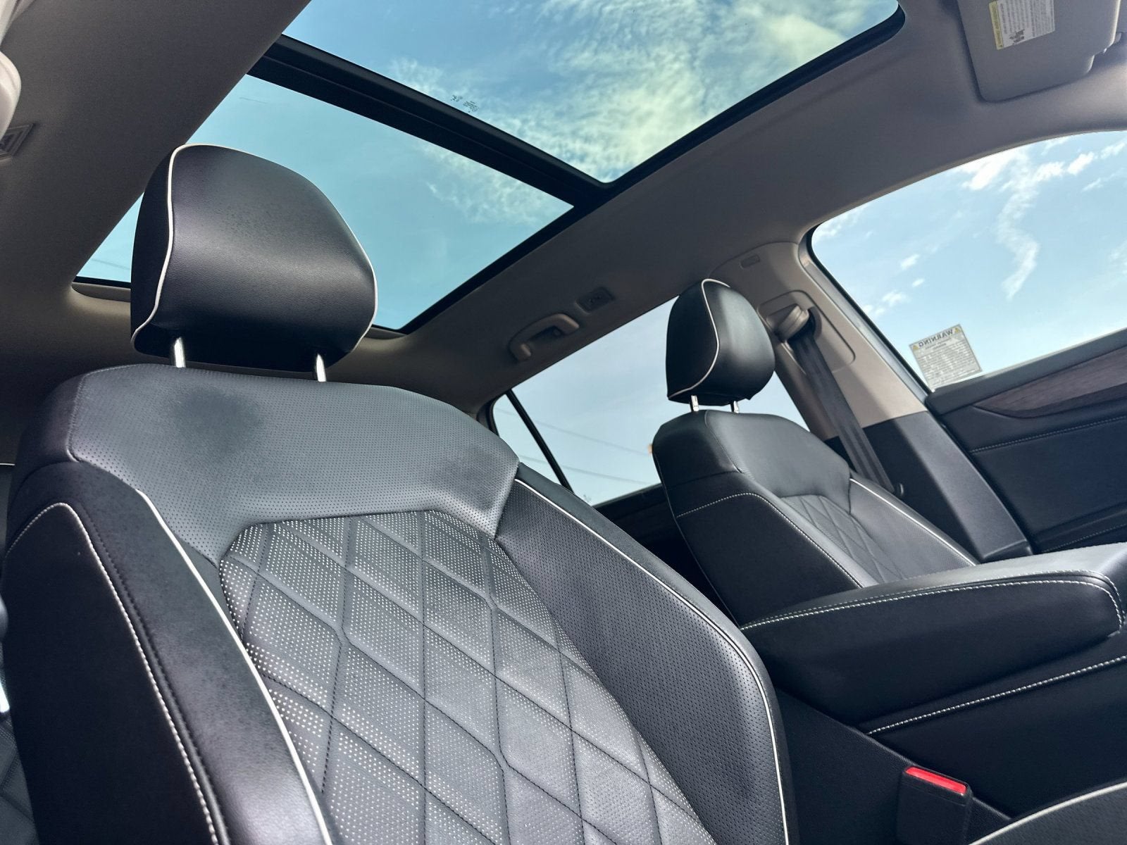 2024 Volkswagen Atlas 2.0T SEL Premium R-Line