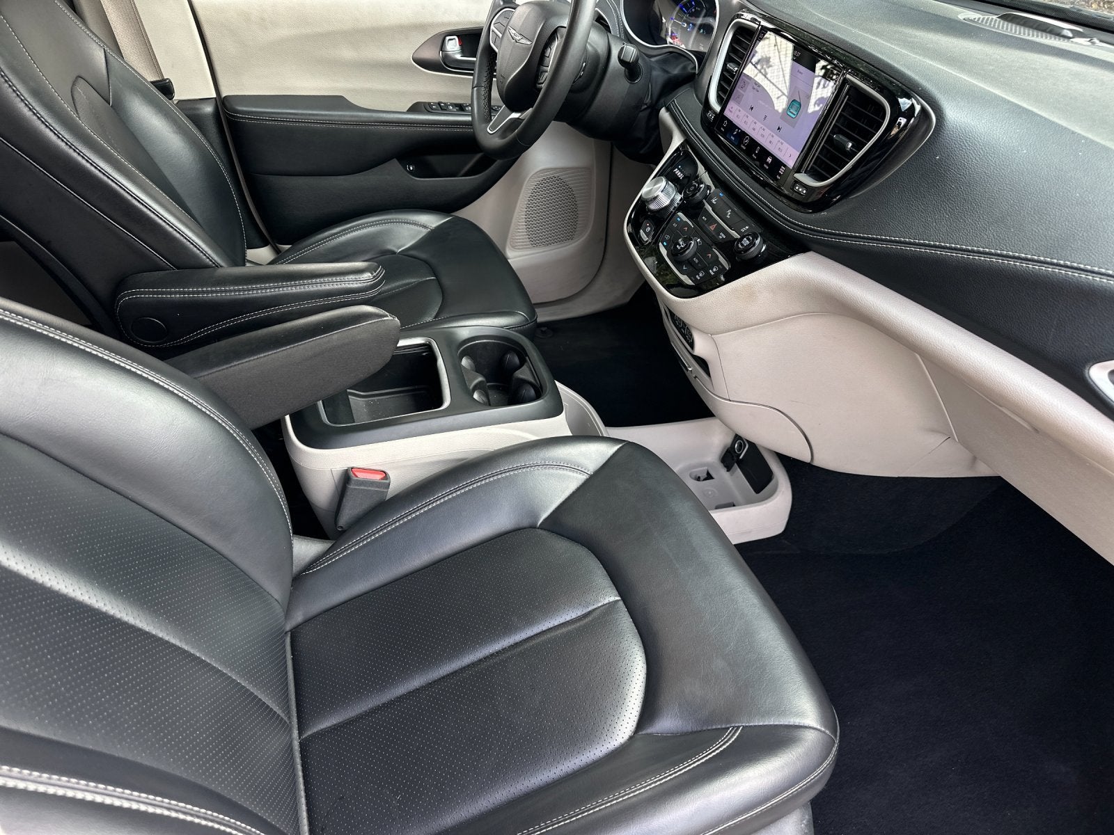 2023 Chrysler Pacifica Hybrid Touring L