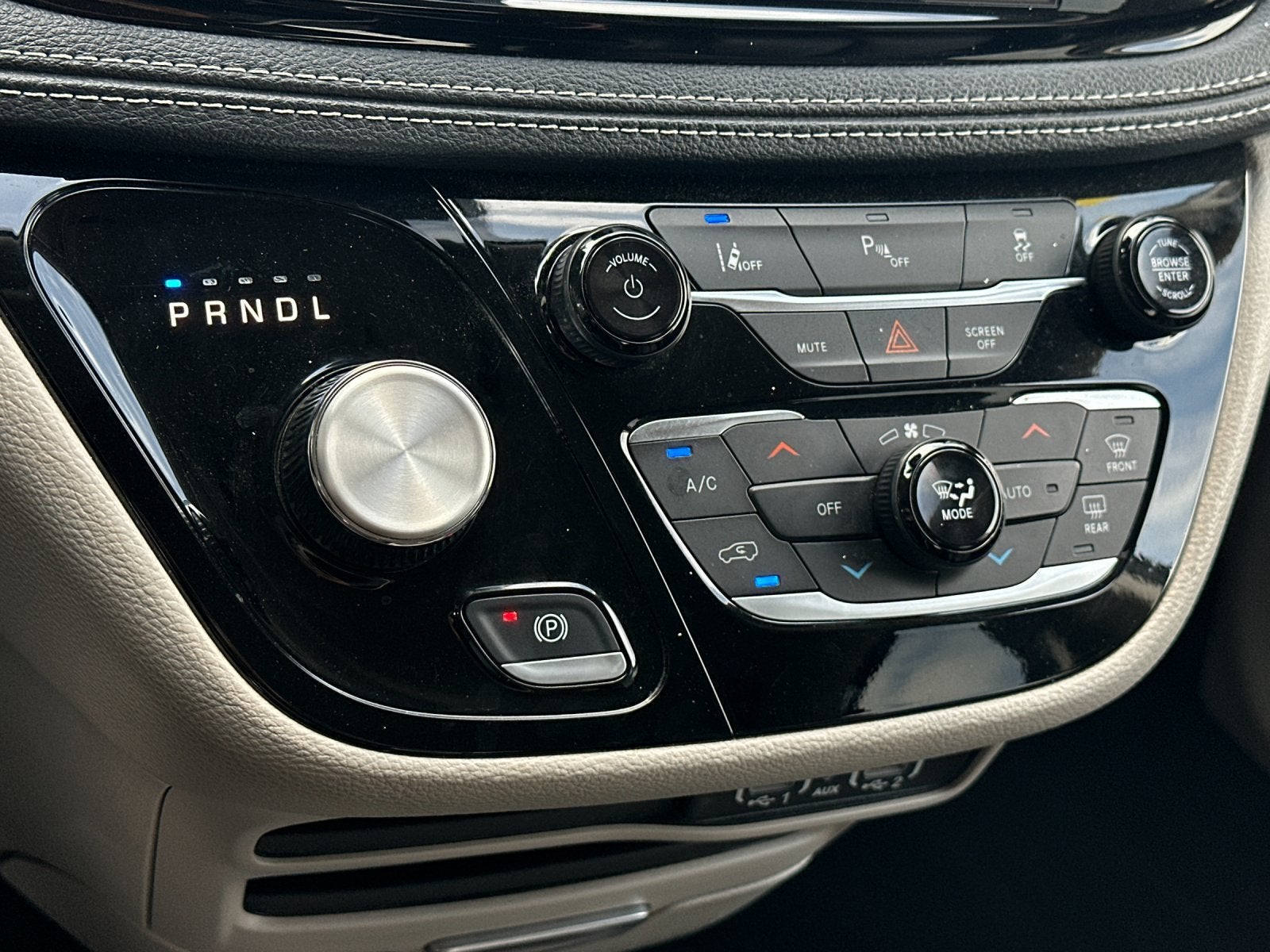 2023 Chrysler Pacifica Hybrid Touring L