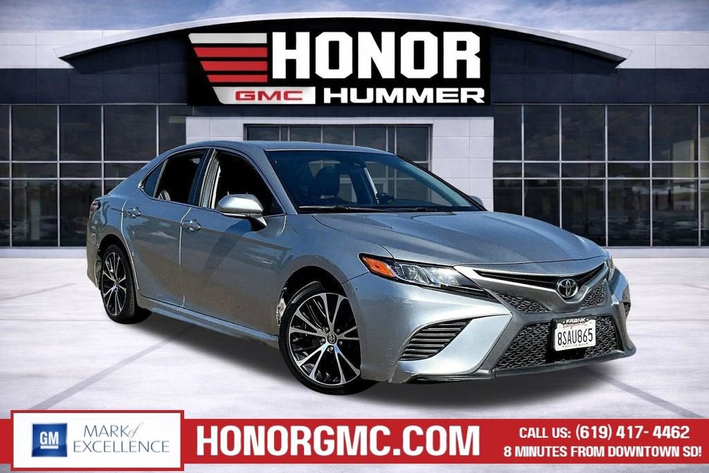 2020 Toyota Camry SE