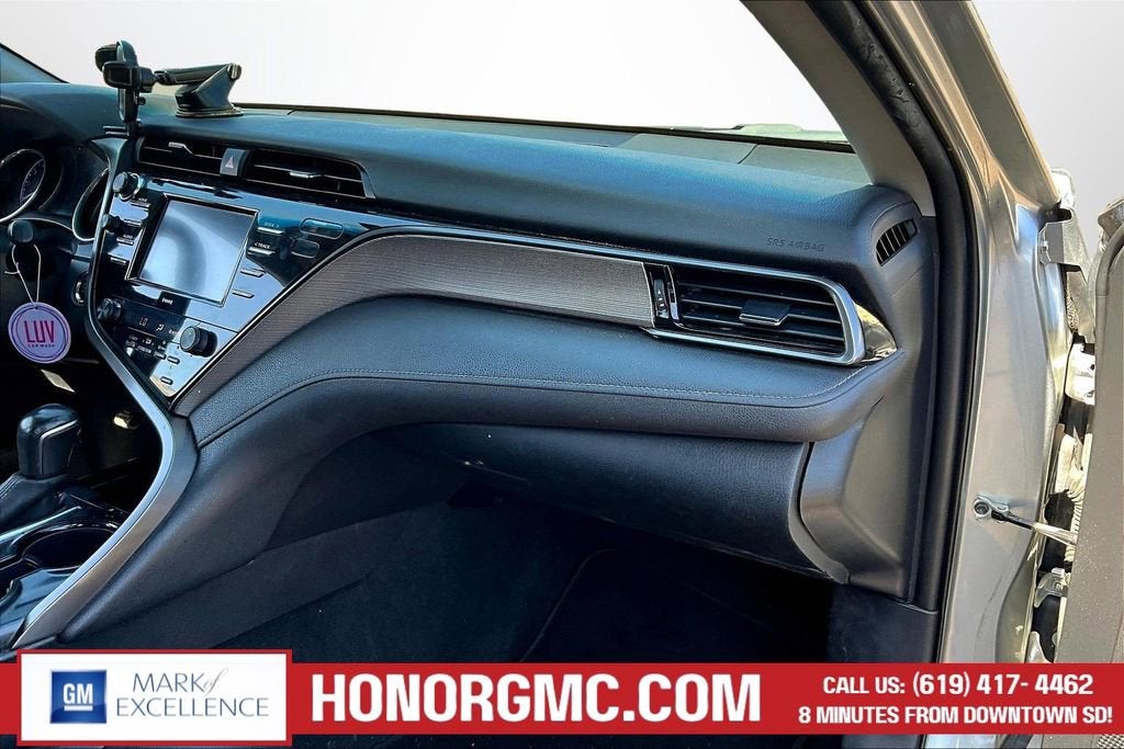 2020 Toyota Camry SE