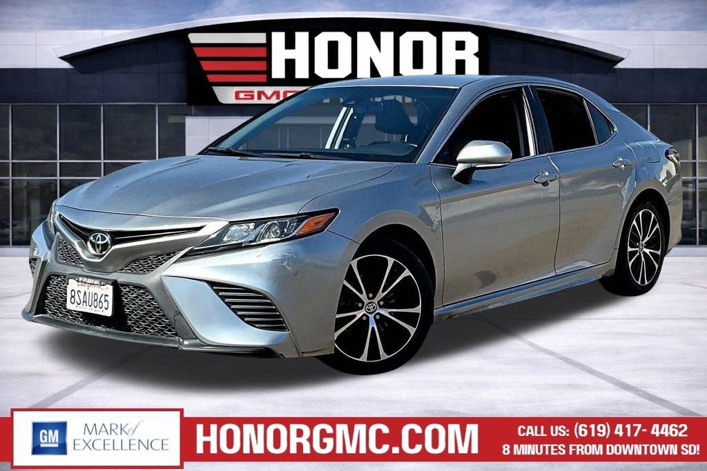 2020 Toyota Camry SE